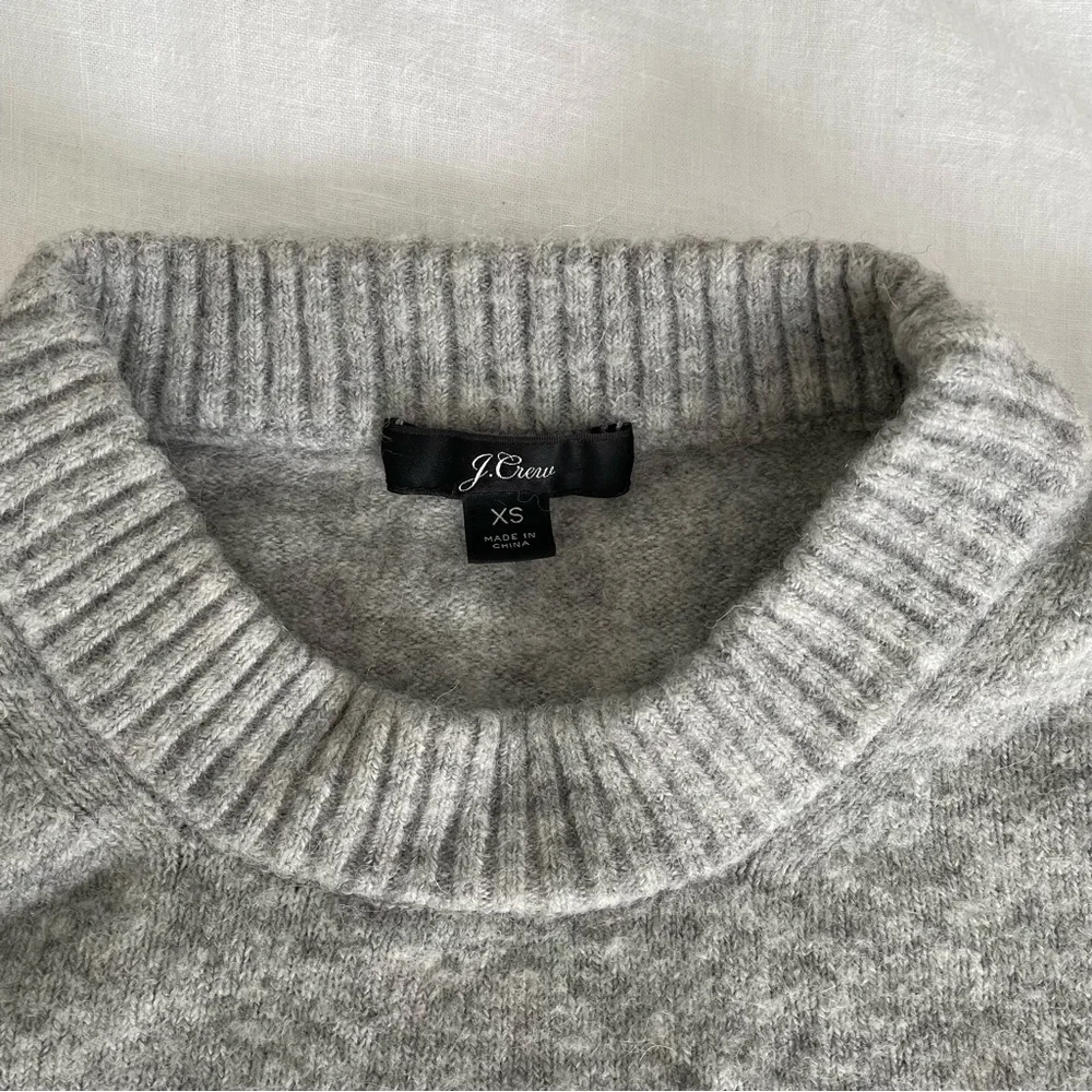 J. CREW XS GRAY CREWNECK SWEATER IN SUPER SOFT YARN merino wool blend